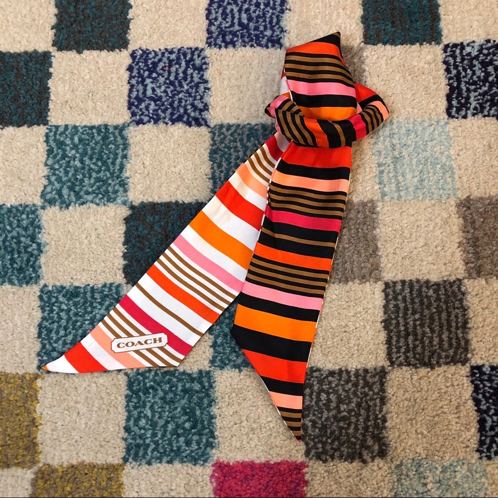 BUNDLE W/ ANOTHER ITEM FOR DISCOUNT! / COACH Scarf